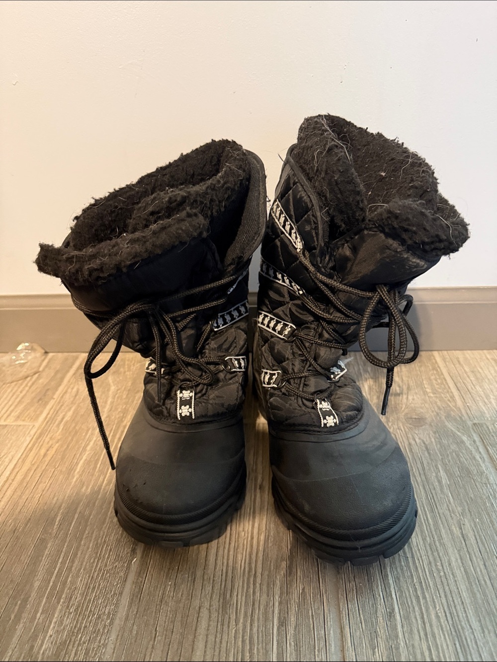 Ozark Trail Black Women’s Insulated Winter Boots with Faux Fur